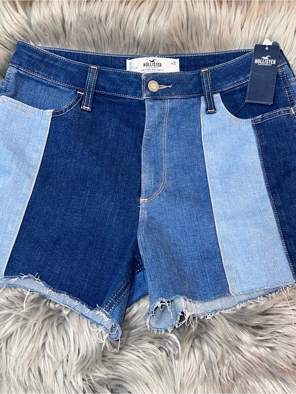 NEW Hollister Women's Curvy High Rise Multi-Panel Blue Denim Shorts Size 13 W31”